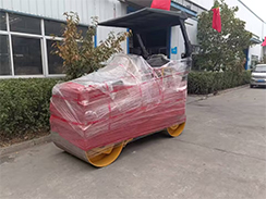 亚洲曰本无码ⅴa一区二区三区机械一台双钢轮座驾压路机打包发往青岛市